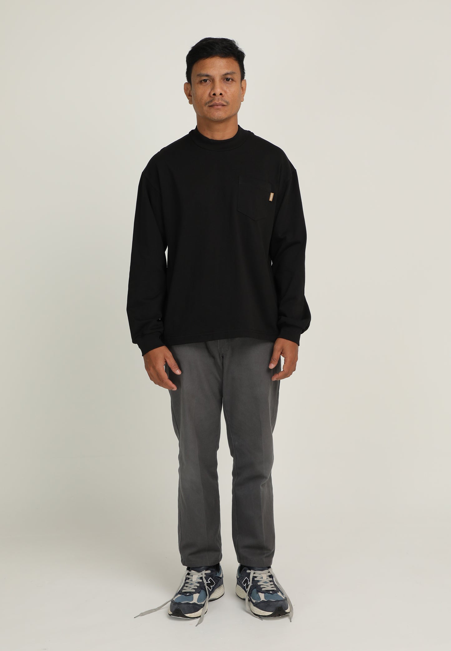 Kyle Longsleeve T-Shirt (Black)